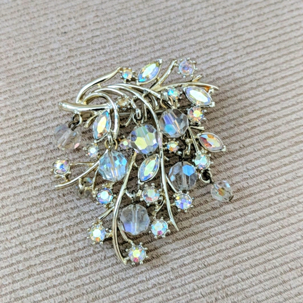 Eyecatching Broach